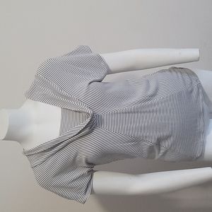 Linea Domani Scoop-Necked Gray and White Striped Top Sz M